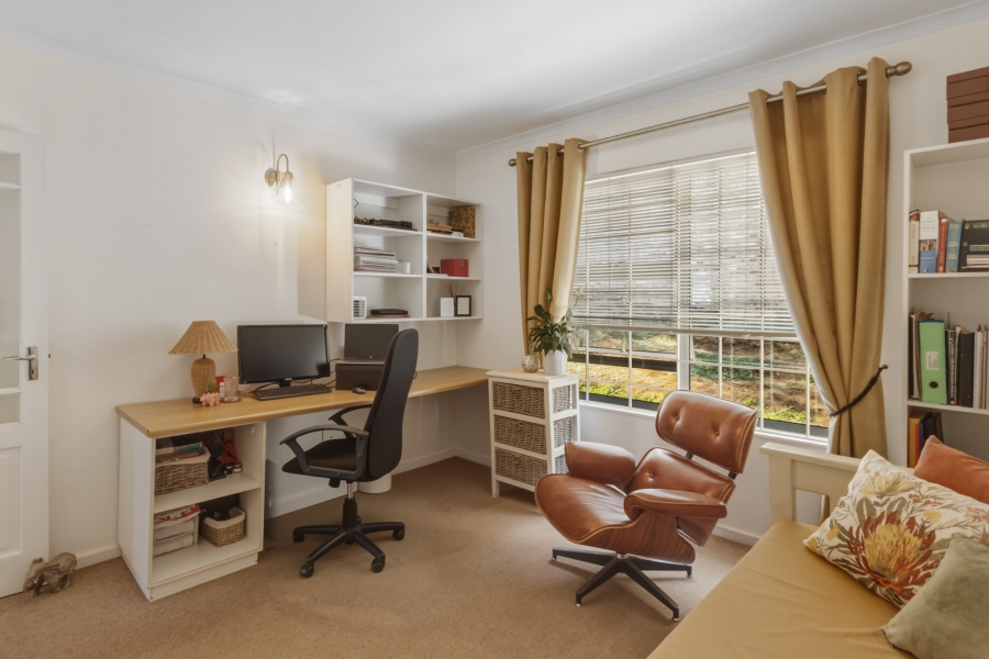 6 Bedroom Property for Sale in La Concorde Western Cape